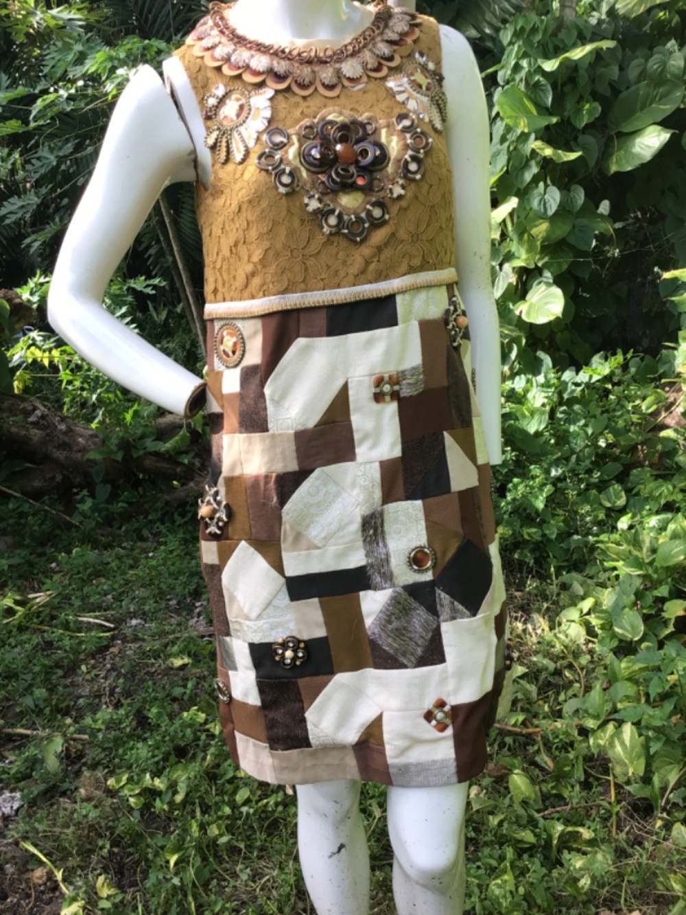 Vintage Chloe lace and beaded Dress with stunning design - Picture 5 of 11